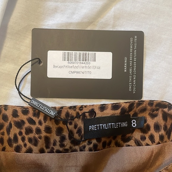PRETTYLITTLETHING | Ruched Frill Mini skirt | Size UK 8 - Picture 3 of 4